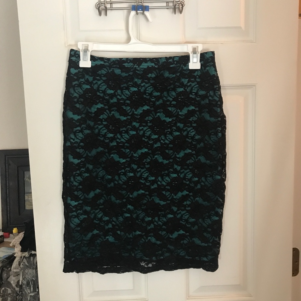 Lace pencil skirt, M